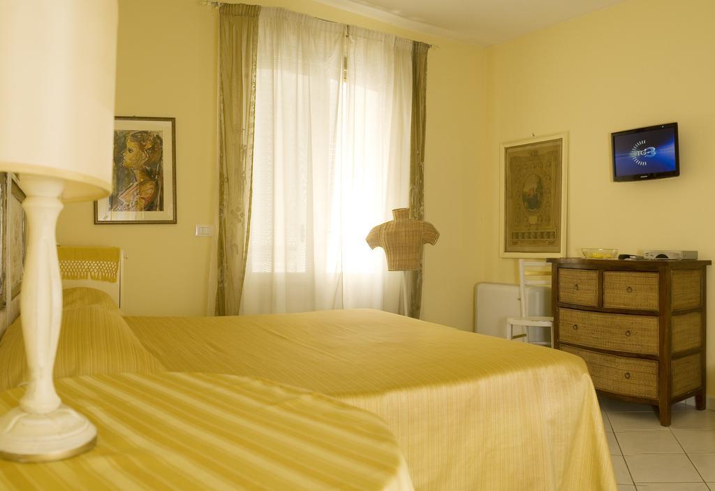 Villa Amelia Rooms Marina di Pietrasanta Exterior photo